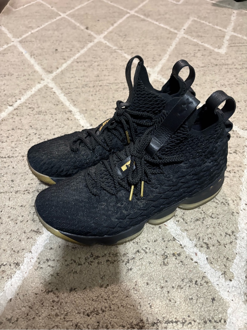 Nike Lebron XV 15 Black Gold 897648-006 Men’s Basketball Shoes - Size 10